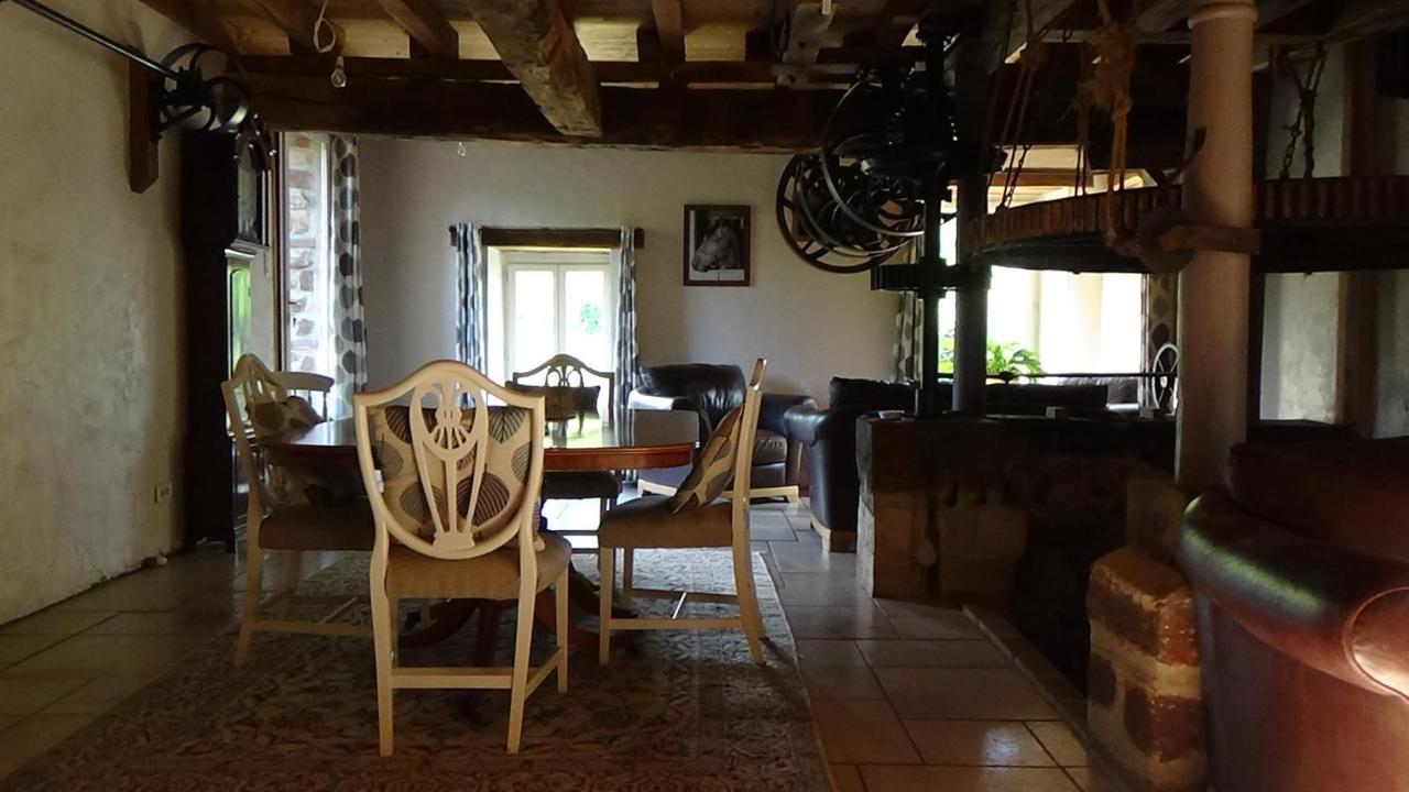 Le Moulin Du Cluzeau Bed and Breakfast Chaillac Eksteriør billede